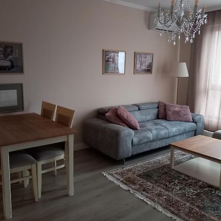 Private Apartments In White Rock Castle Balchik Bagian luar foto