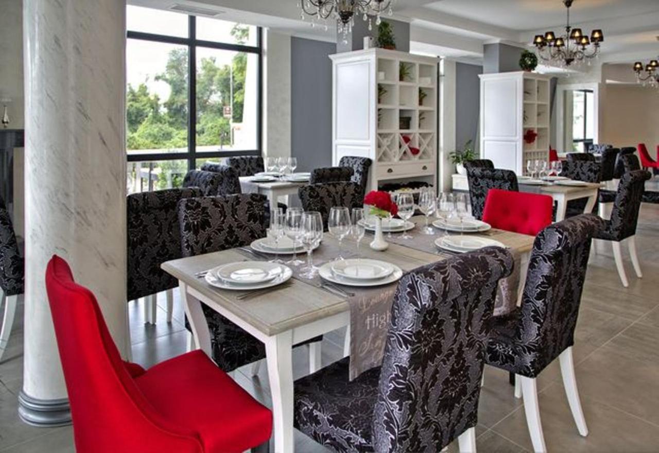 Private Apartments In White Rock Castle Balchik Bagian luar foto