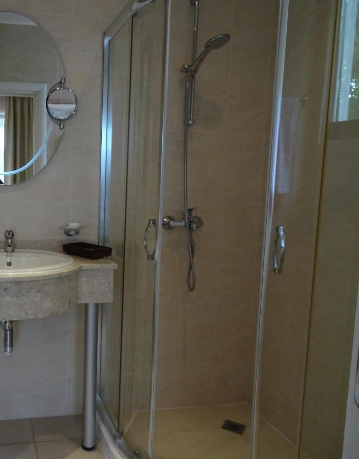 Private Apartments In White Rock Castle Balchik Bagian luar foto