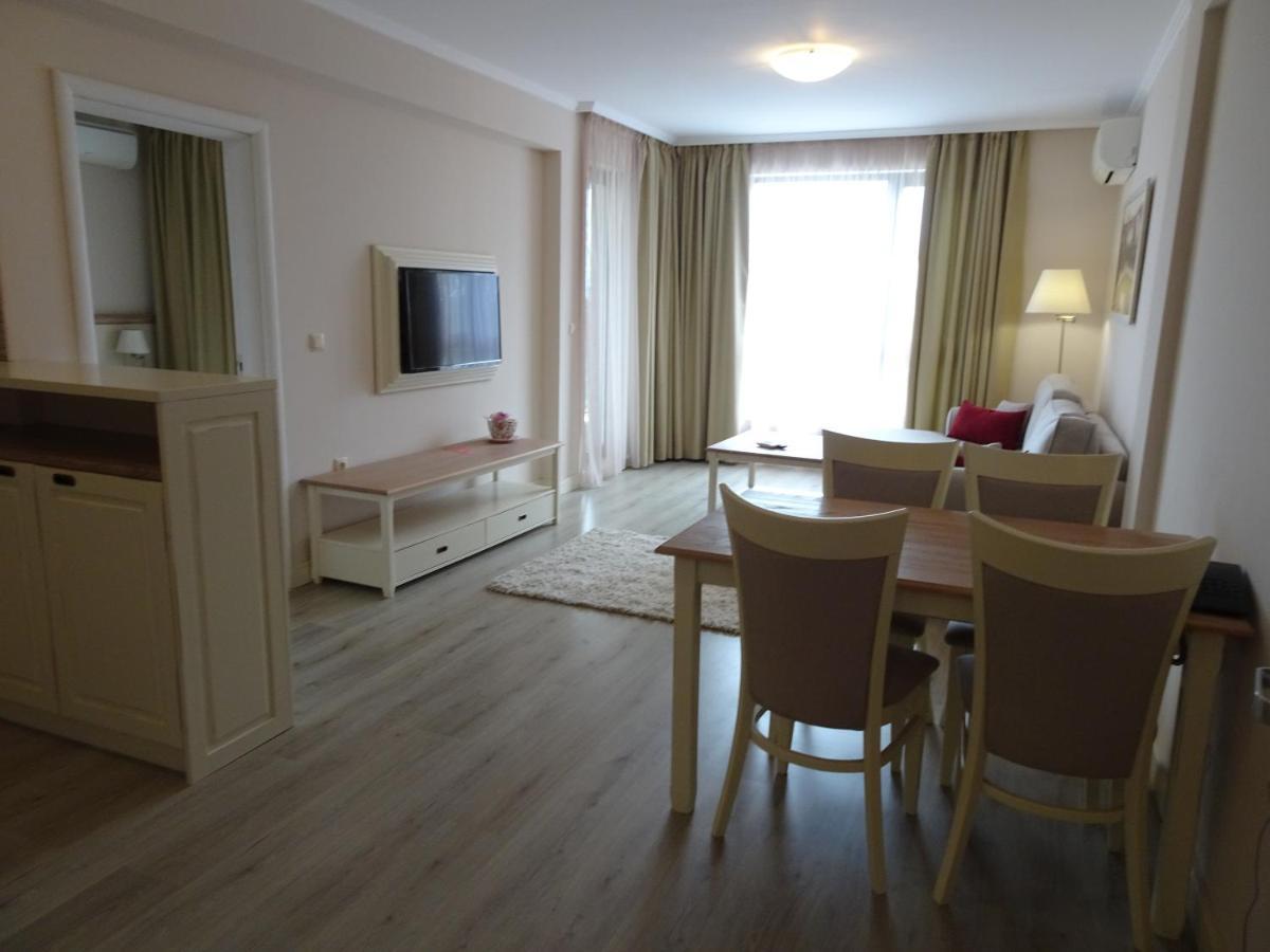 Private Apartments In White Rock Castle Balchik Bagian luar foto