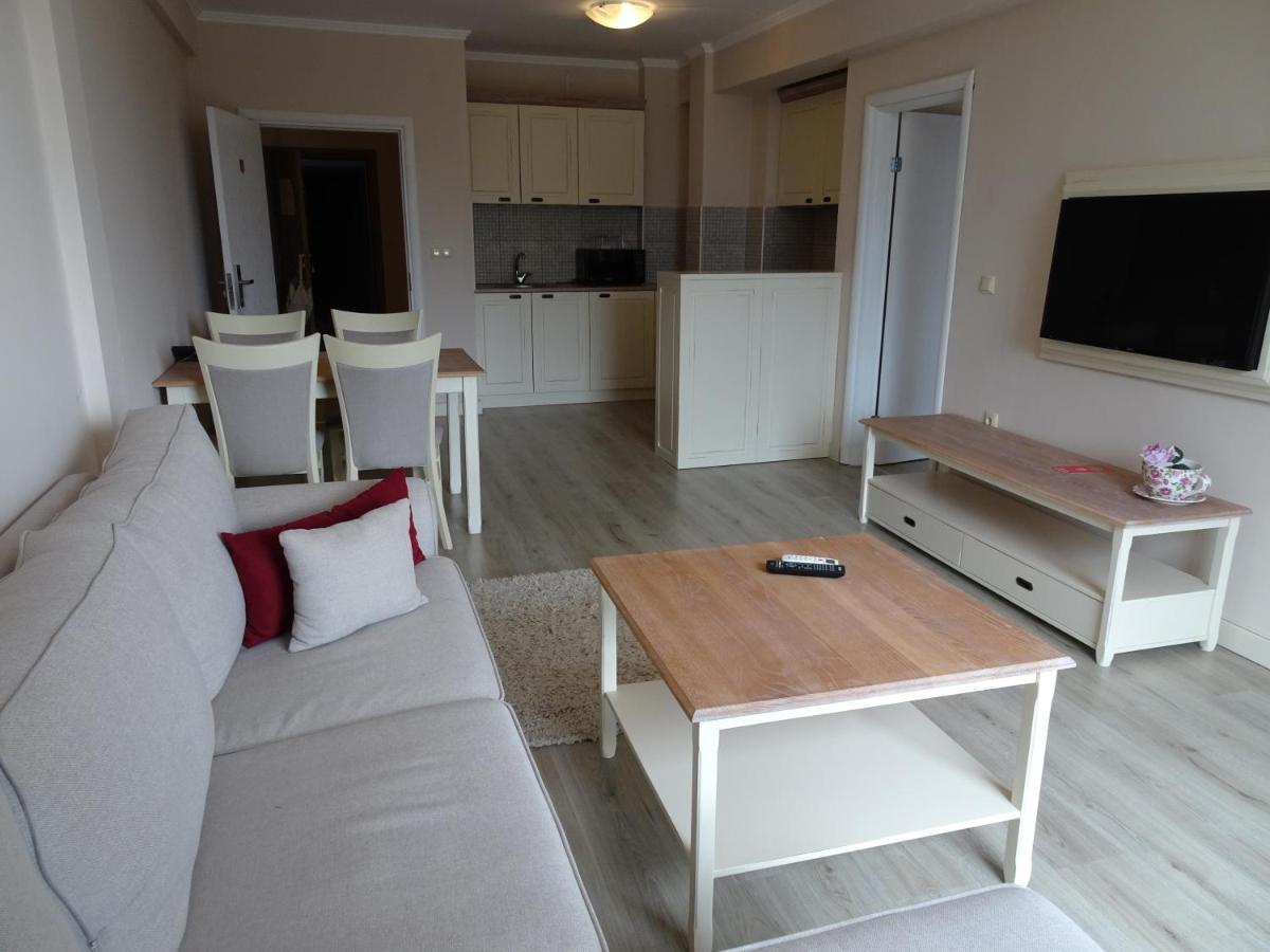 Private Apartments In White Rock Castle Balchik Bagian luar foto