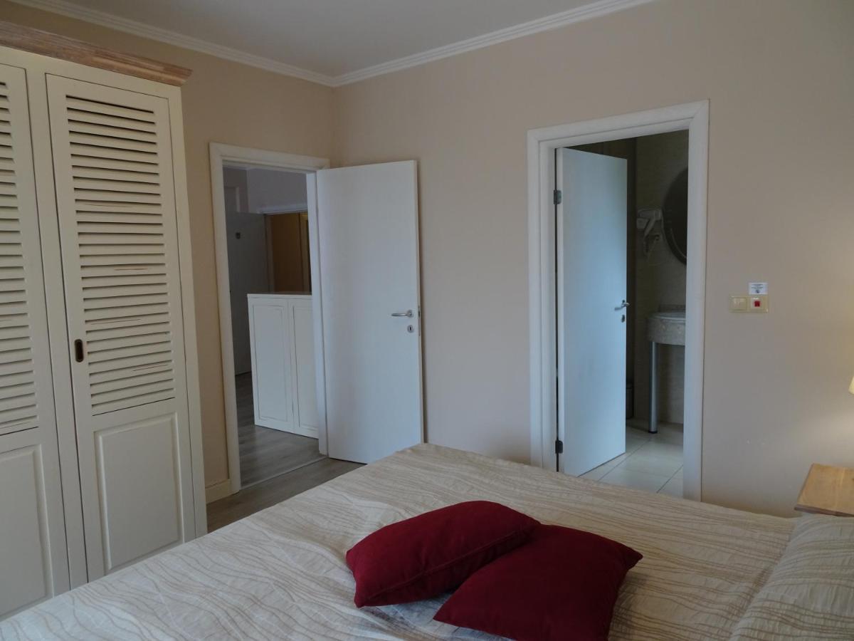 Private Apartments In White Rock Castle Balchik Bagian luar foto