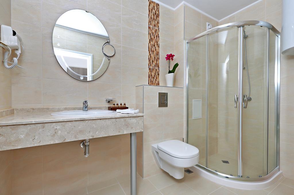 Private Apartments In White Rock Castle Balchik Ruang foto