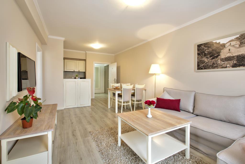 Private Apartments In White Rock Castle Balchik Ruang foto
