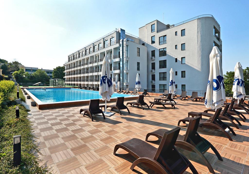Private Apartments In White Rock Castle Balchik Bagian luar foto